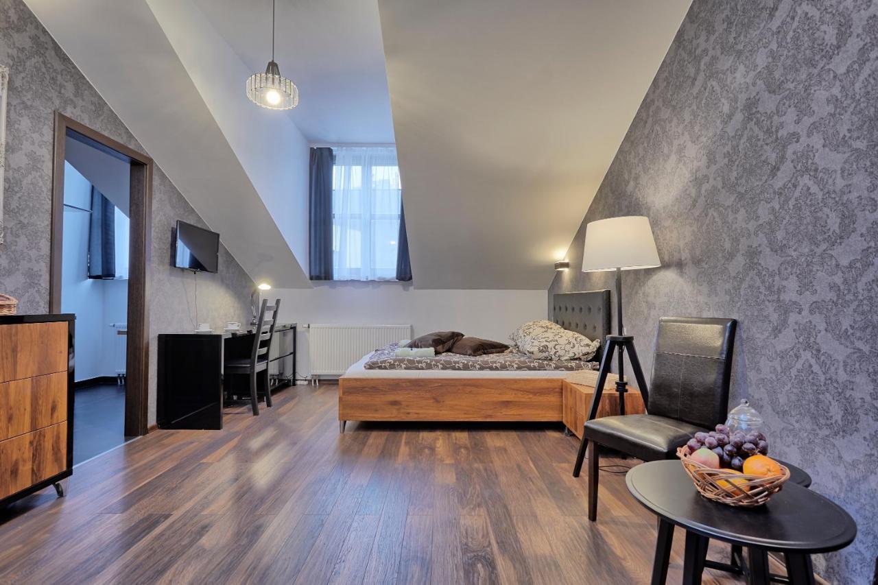 Cafe Garden Residence Краків Екстер'єр фото