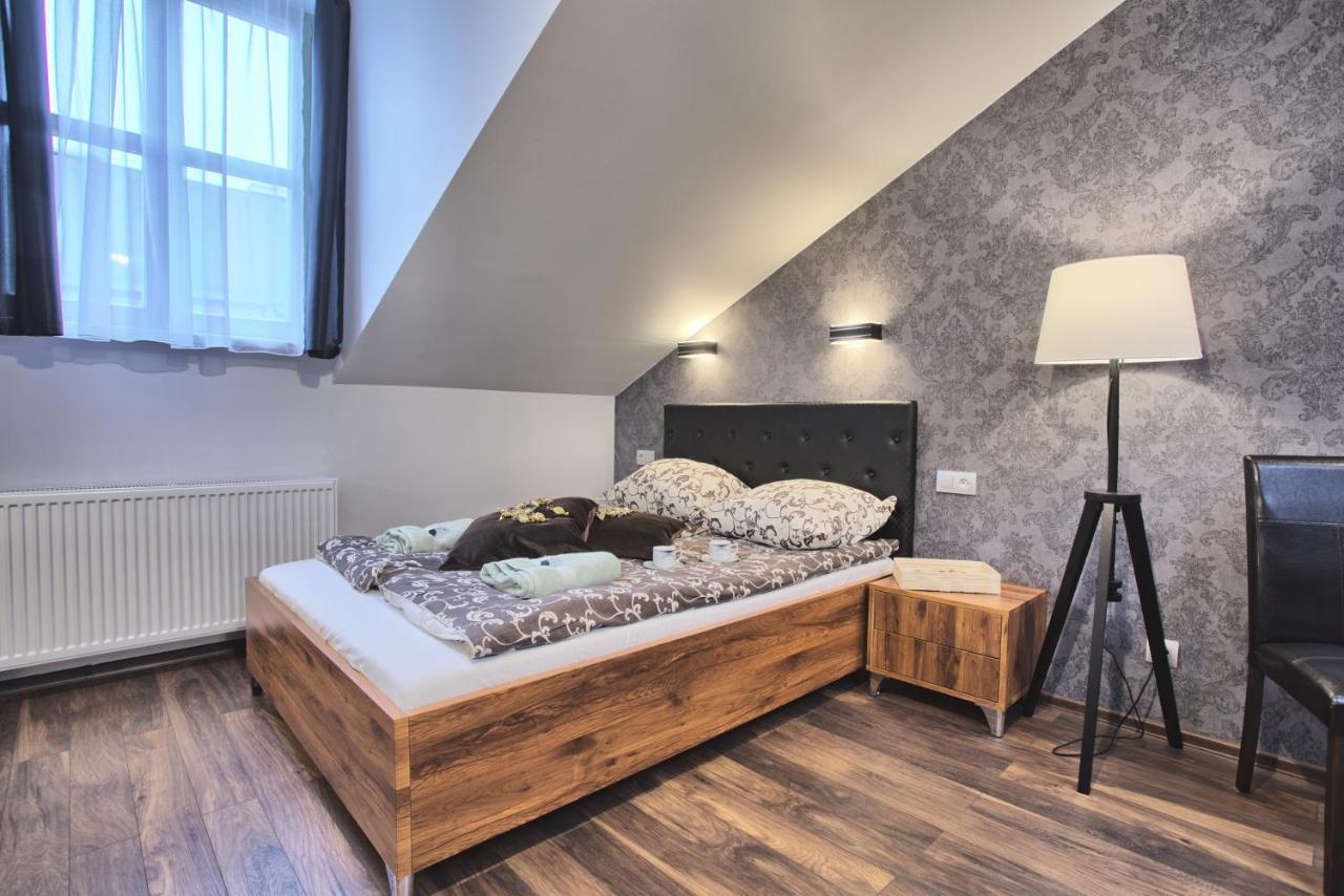 Cafe Garden Residence Краків Екстер'єр фото
